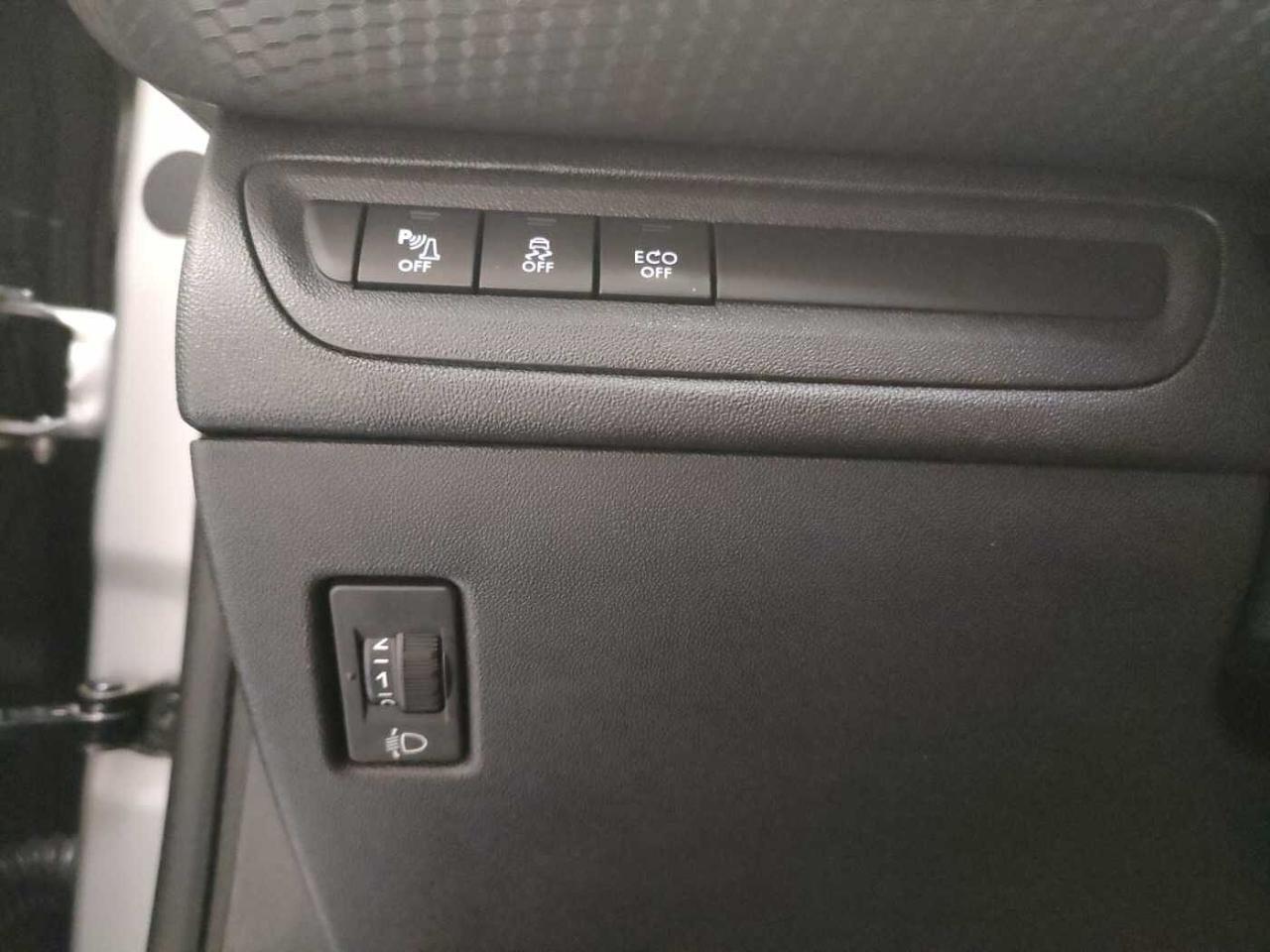 Peugeot Peugeot 208 usata, con cerchi in lega leggera
