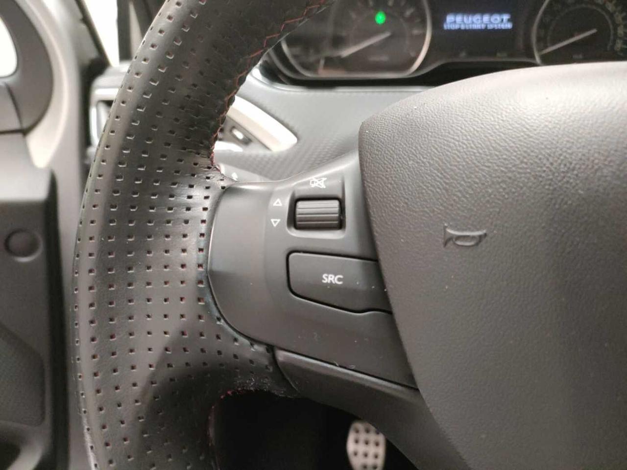 Peugeot Peugeot 208 usata, con chiusura automatica delle porte in marcia