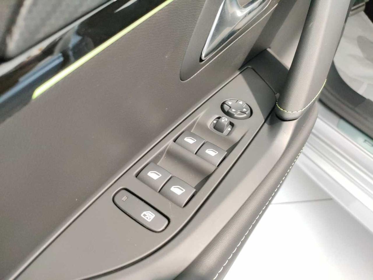 Peugeot Peugeot 208 usata, con 6 Airbags (frontali, laterali, a tendina anteriori e posteriori)