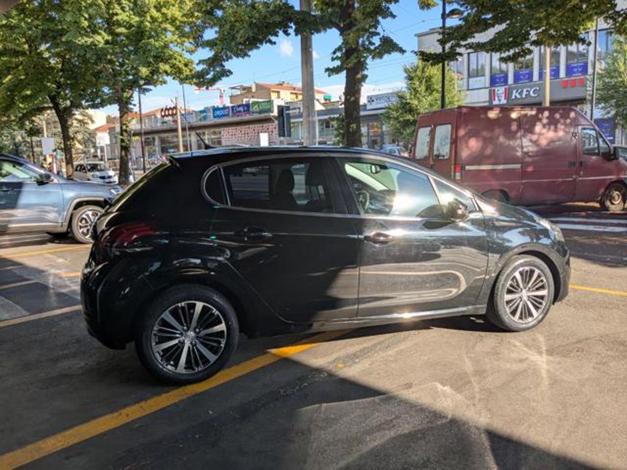 Peugeot Peugeot 208 usata 13