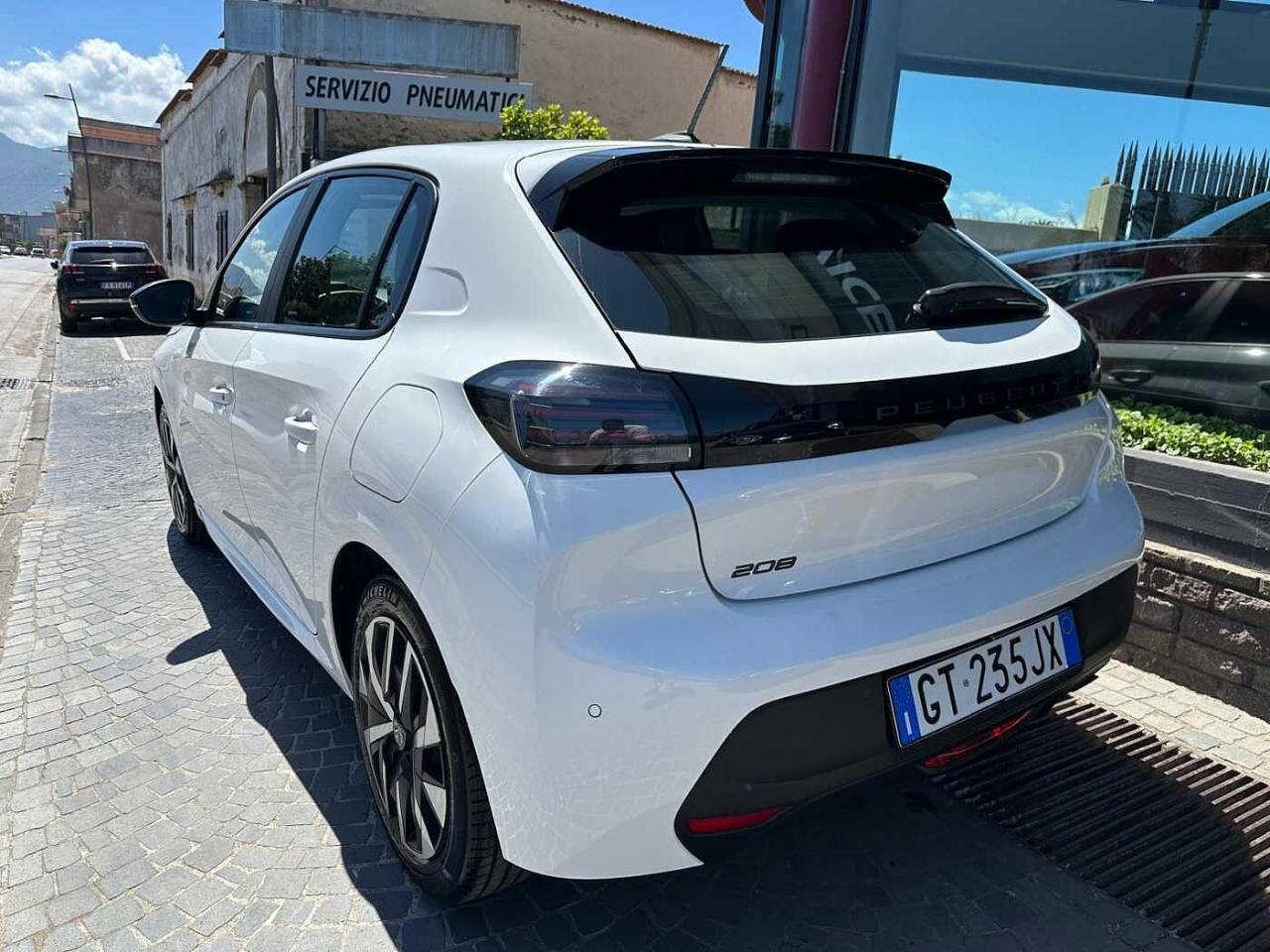 Peugeot Peugeot 208 usata, con allestimento interno: tessuto
