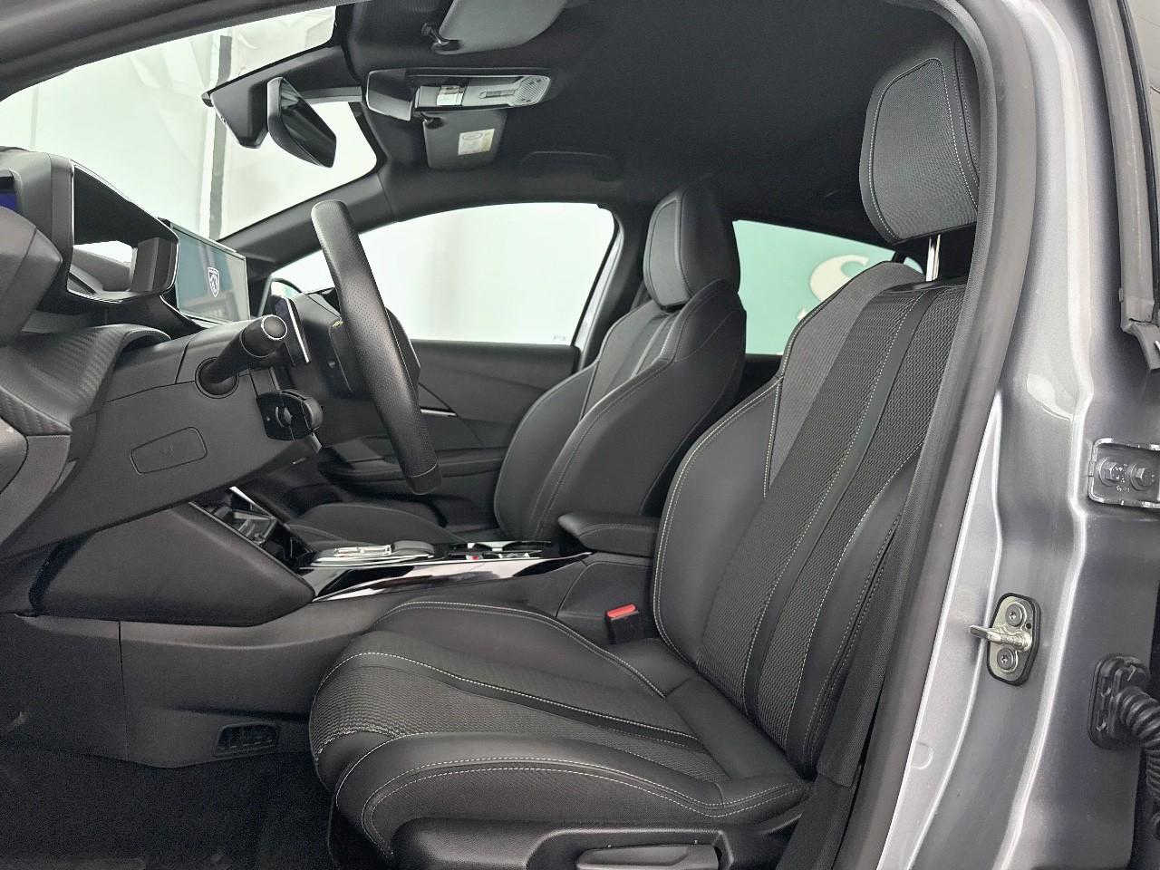 Peugeot Peugeot 208 usata, con comandi audio al volante