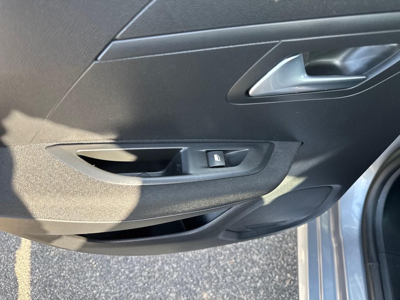 Peugeot Peugeot 208 usata, con alzacristalli elettrici anteriori e posteriori , numero ad impulso 2