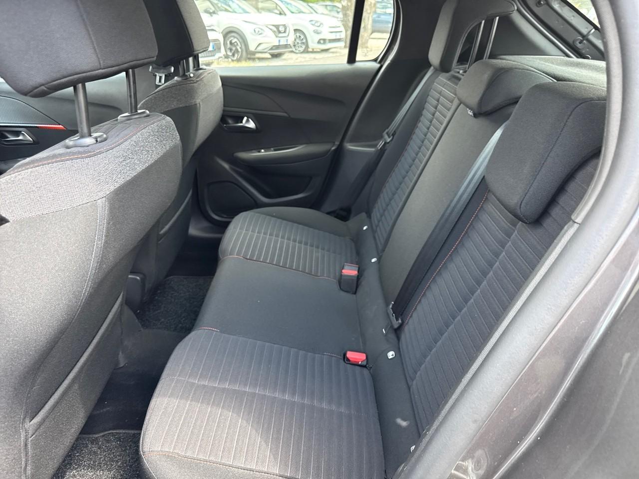 Peugeot Peugeot 208 usata, con 3,50 display multifunzionale pannello strumenti 1, 8,9 e controllo con rullo, 7,00 display multifunzionale touch screen, plancia centrale 1, 17,8, fisso e no
