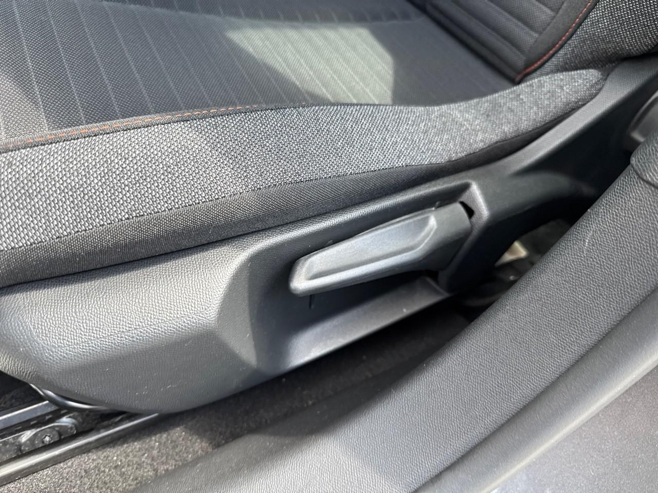 Peugeot Peugeot 208 usata, con alzacristalli elettrici anteriori e posteriori , numero ad impulso 2