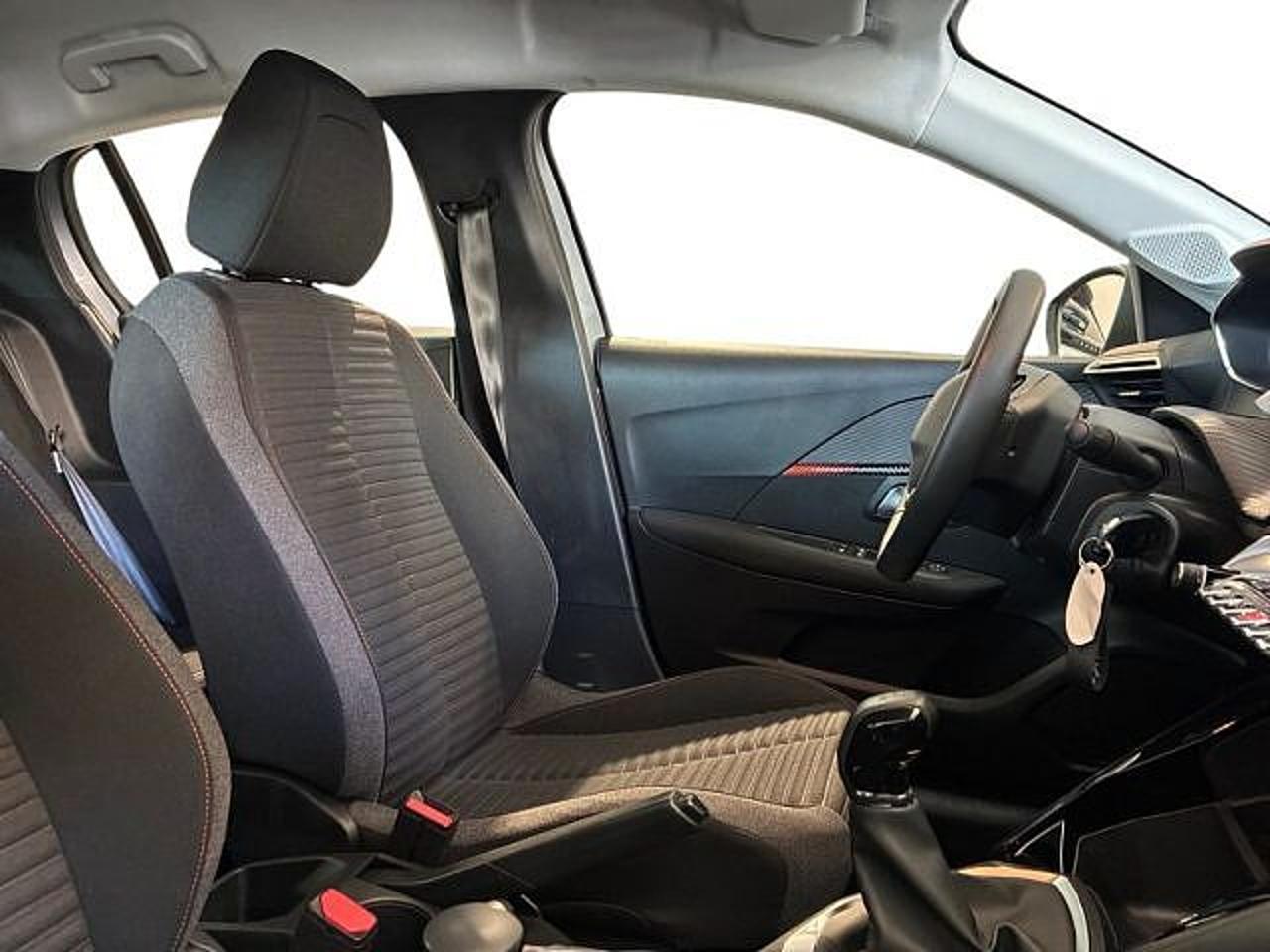 Peugeot Peugeot 208 usata, con 6 speakers - 2 tweeters & 2 woofers at the front, 2 speakers at the rear