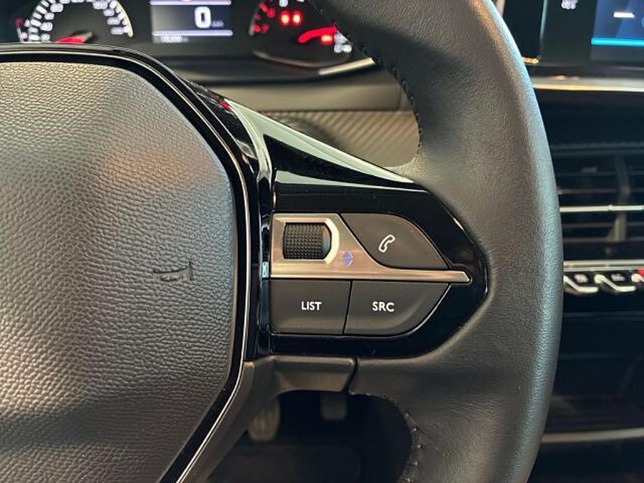 Peugeot Peugeot 208 usata, con Appoggiabraccia delle porte anteriori e posteriori in tessuto Rimini Mistral