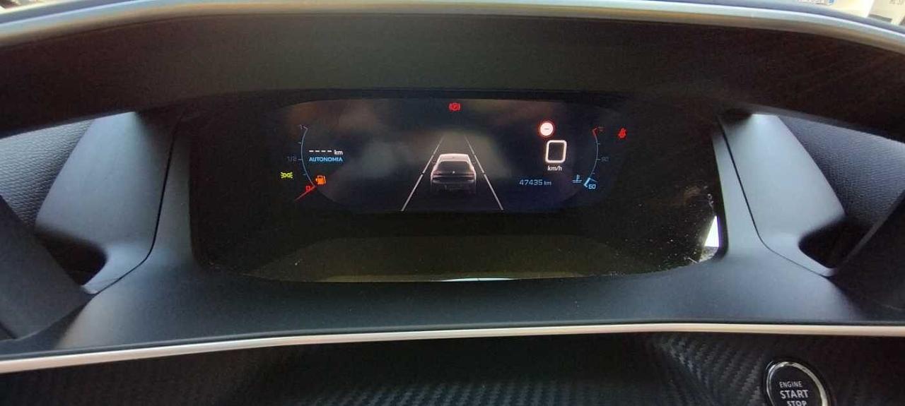 Peugeot Peugeot 208 usata, con 1 presa usb anteriore aggiuntiva di ricarica e 2 prese usb posteriori di ricarica
