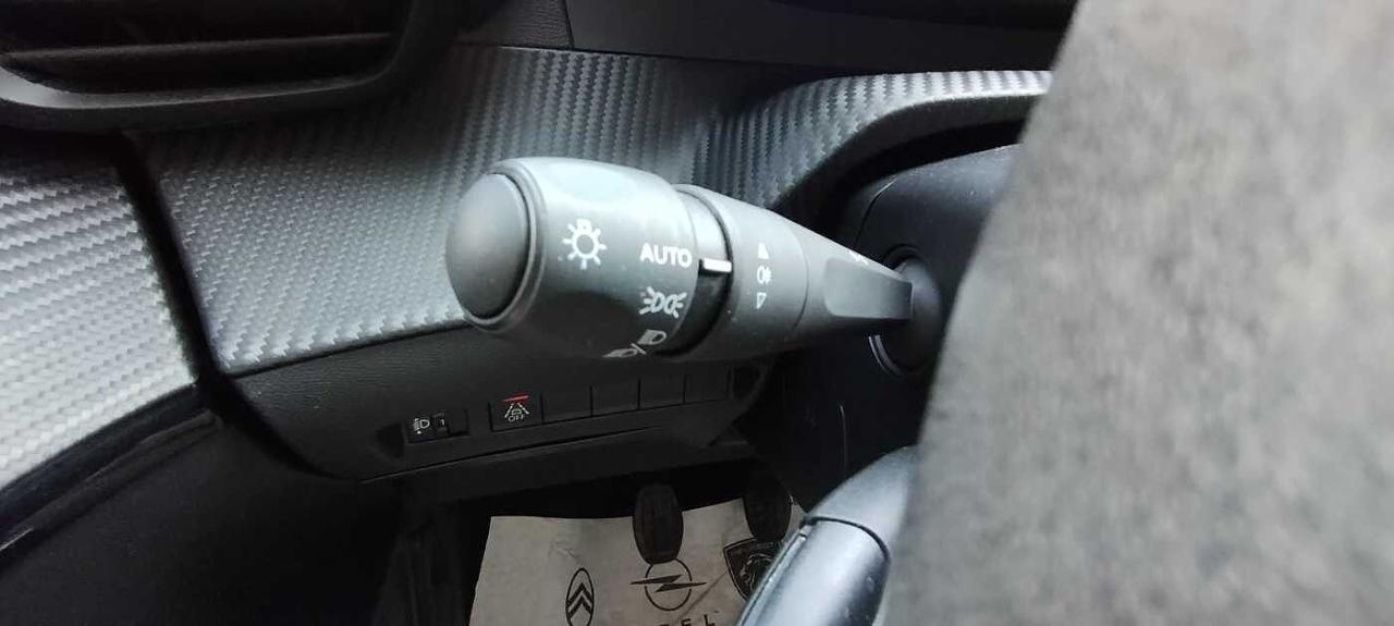 Peugeot Peugeot 208 usata, con 2 fissaggi isofix alle sedute laterali posteriori