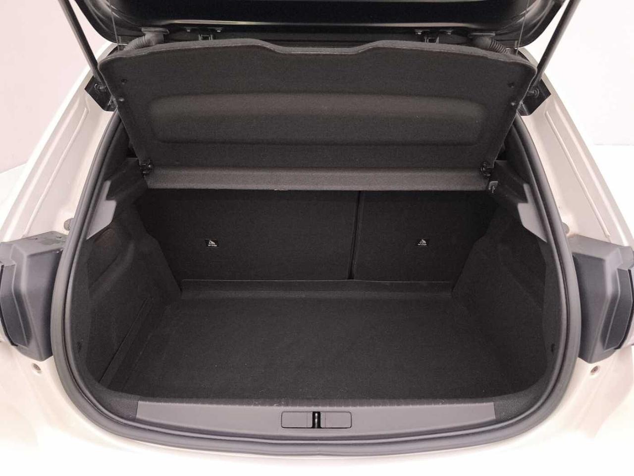 Peugeot Peugeot 208 usata, con bracciolo porta oggetti