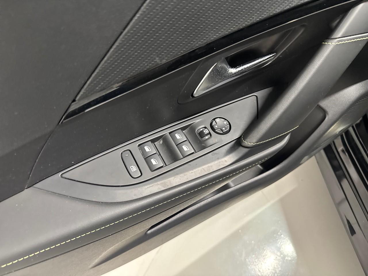 Peugeot Peugeot 208 usata, con alzacristalli elettrici anteriori e posteriori , numero ad impulso 2