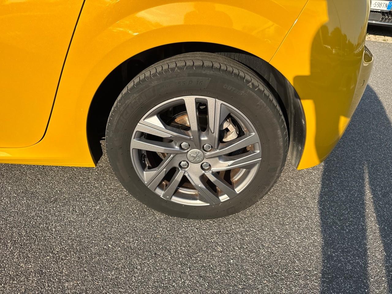 Peugeot Peugeot 208 usata, con 4 freni a disco con 2 dischi ventilati