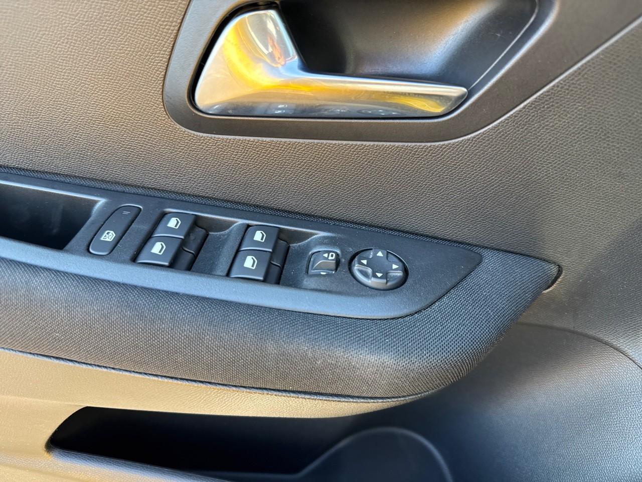 Peugeot Peugeot 208 usata, con apps integrate