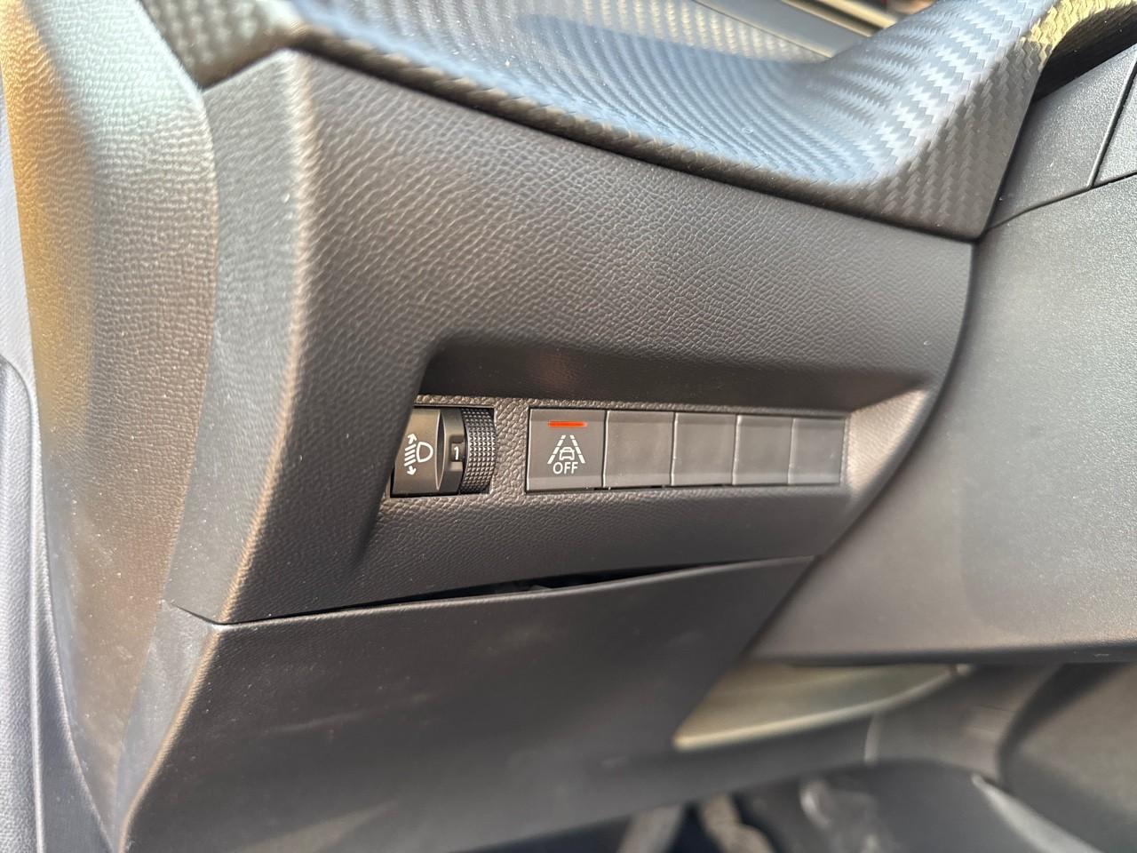 Peugeot Peugeot 208 usata, con avviso superamento corsia attivazione sterzo e 180