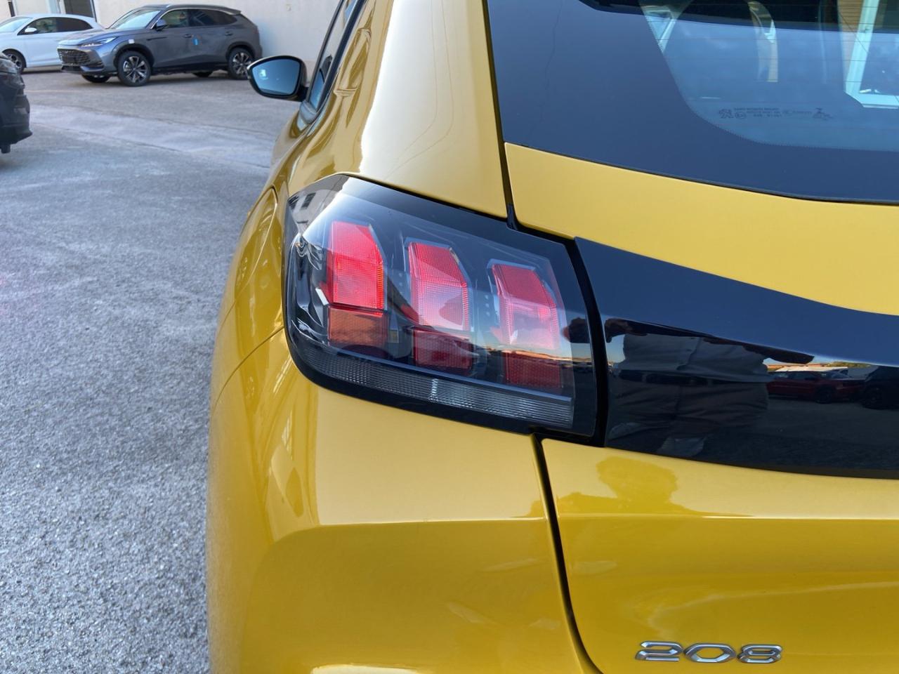 Peugeot Peugeot 208 usata, con alzacristalli elettrici