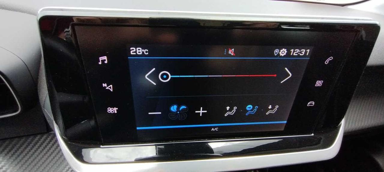 Peugeot Peugeot 208 usata, con 2 fissaggi isofix alle sedute laterali posteriori