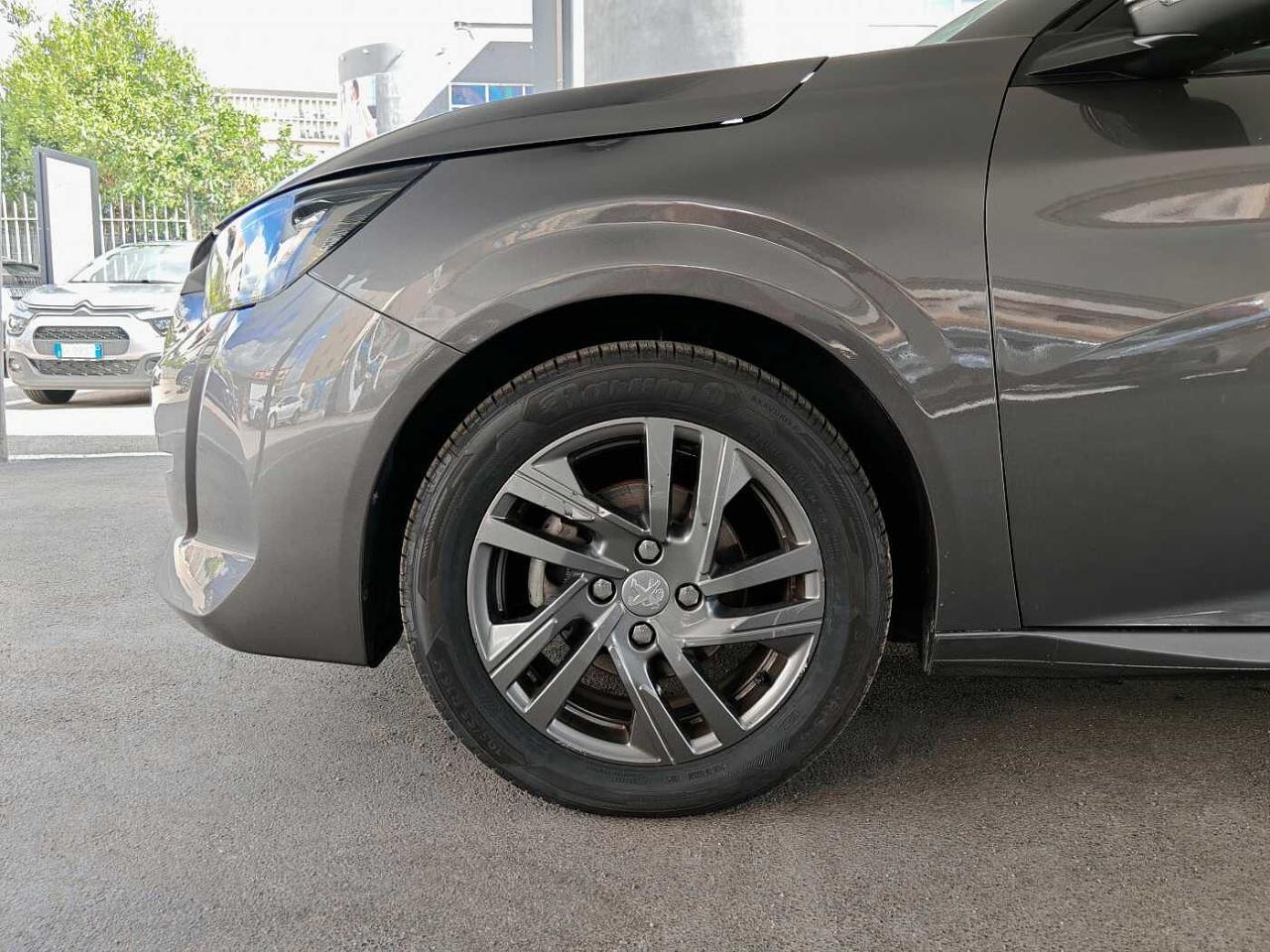 Peugeot Peugeot 208 usata, con accensione automatica luci di emergenza in caso di forte decelerazione