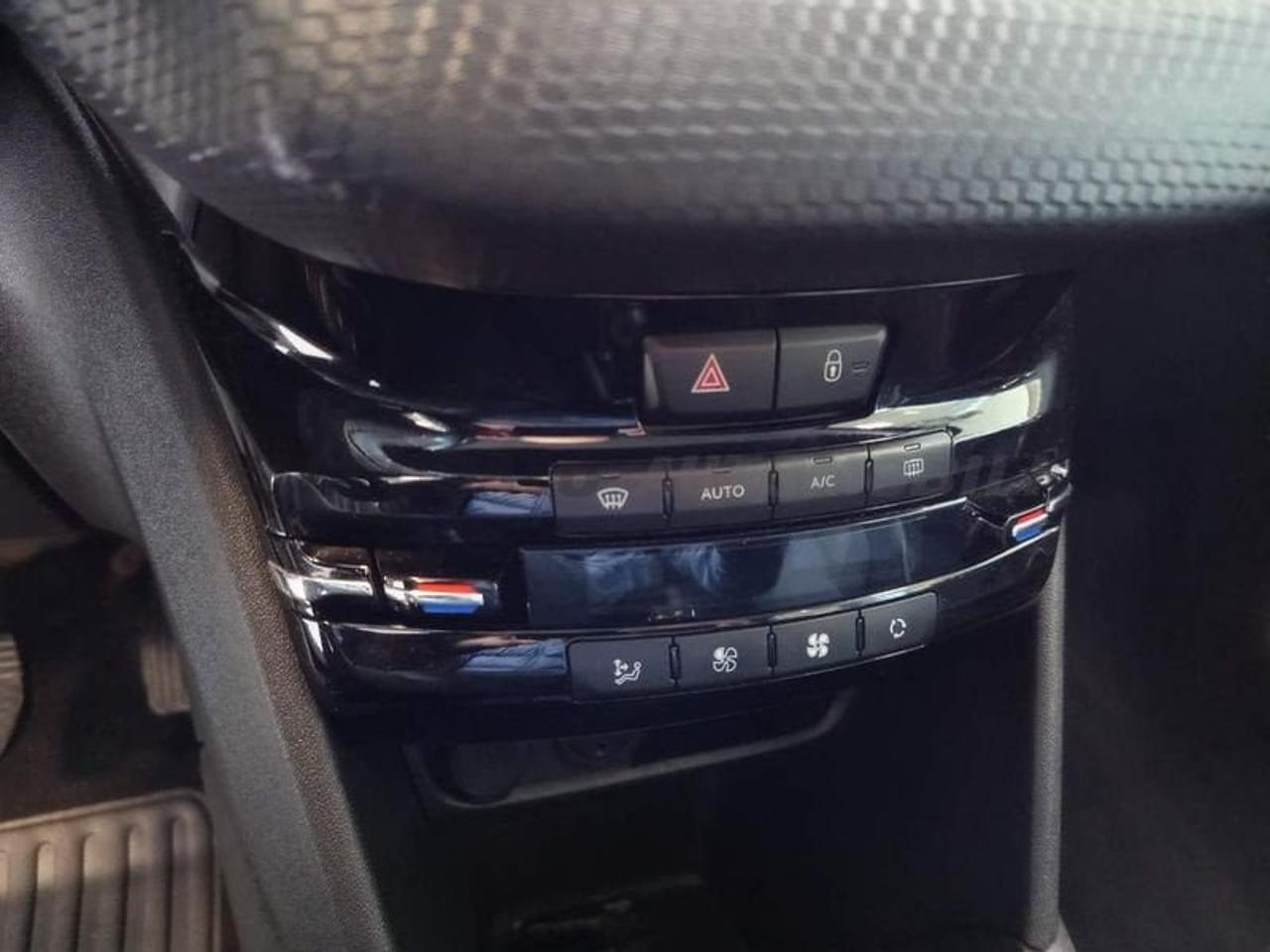 Peugeot Peugeot 208 usata, con alzacristalli elettrici