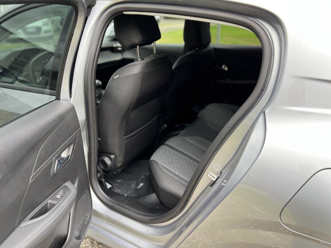 Peugeot Peugeot 208 usata 10