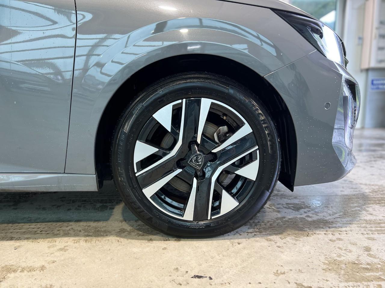 Peugeot Peugeot 208 usata 17