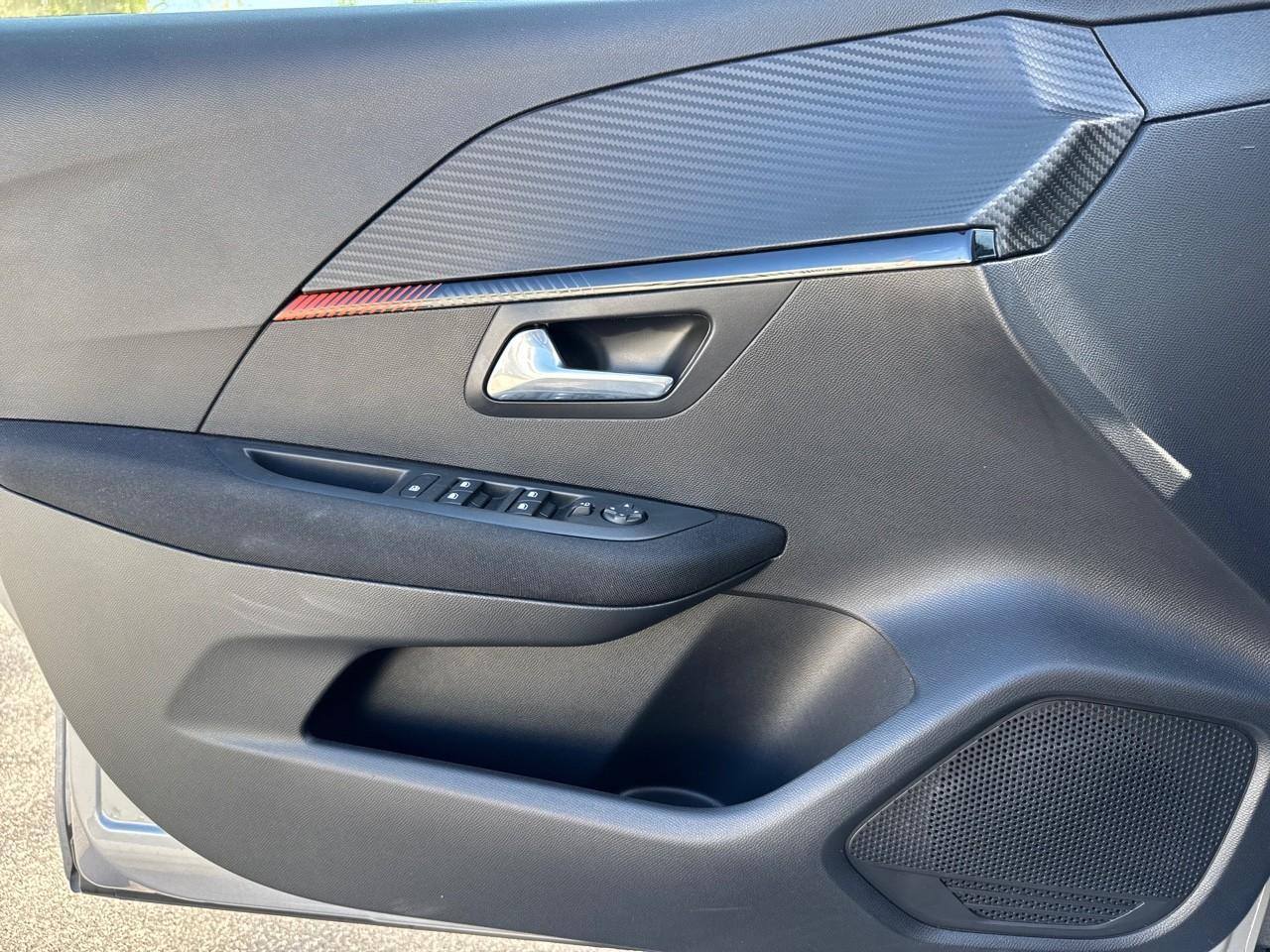 Peugeot Peugeot 208 usata, con airbags 6