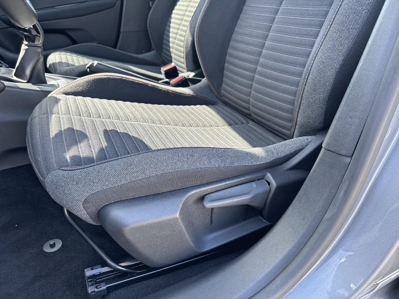 Peugeot Peugeot 208 usata, con chiusura centralizzata a distanza , incl. cristalli elettrici