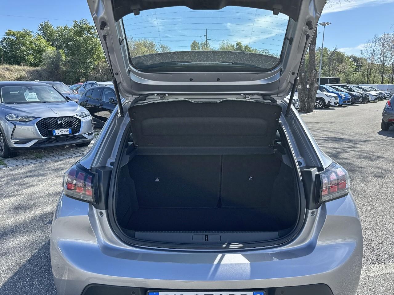 Peugeot Peugeot 208 usata, con comandi audio al volante