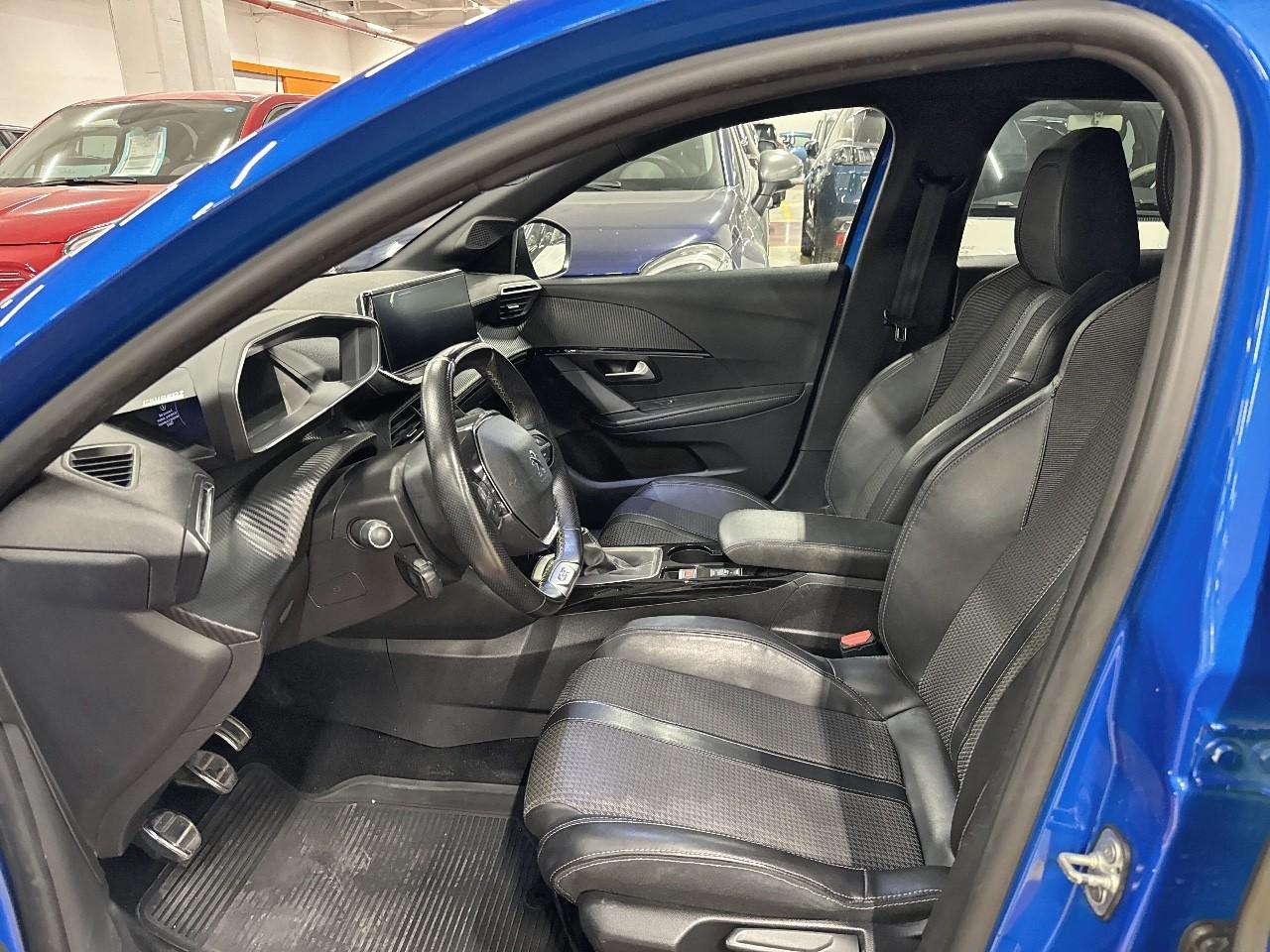 Peugeot Peugeot 208 usata, con comandi audio al volante