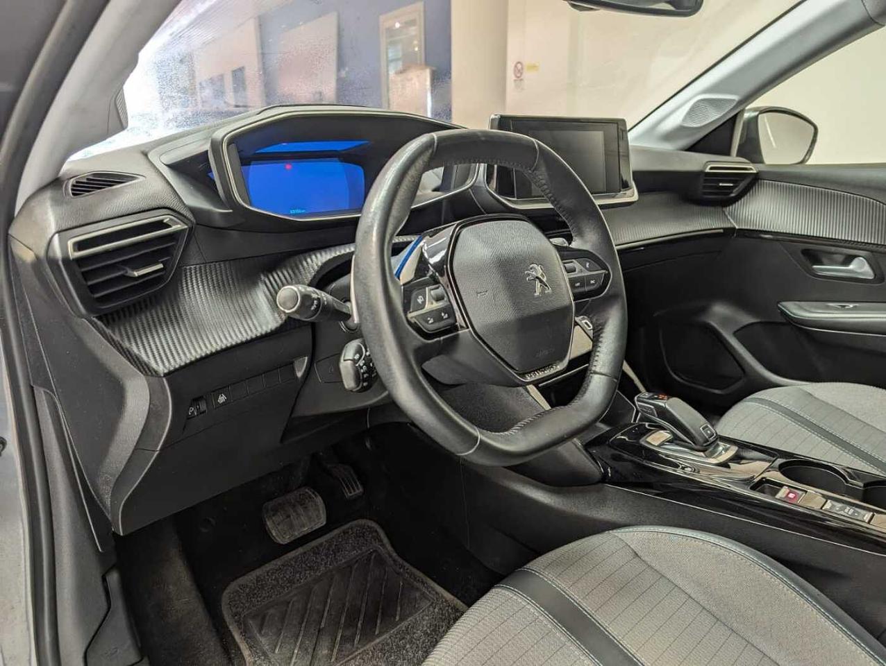 Peugeot Peugeot 208 usata, con 2 fissaggi isofix alle sedute laterali posteriori