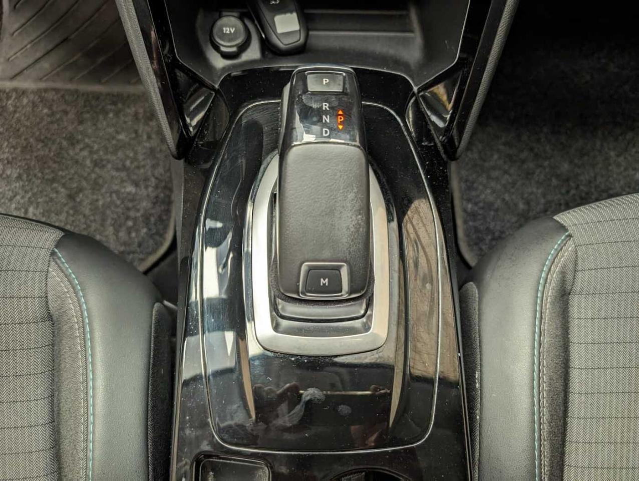 Peugeot Peugeot 208 usata, con accensione automatica luci di emergenza in caso di forte decelerazione
