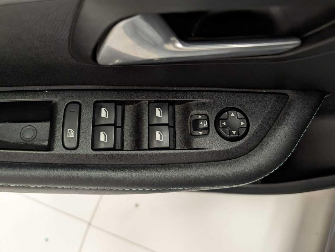 Peugeot Peugeot 208 usata, con artigli anteriori con drl a led