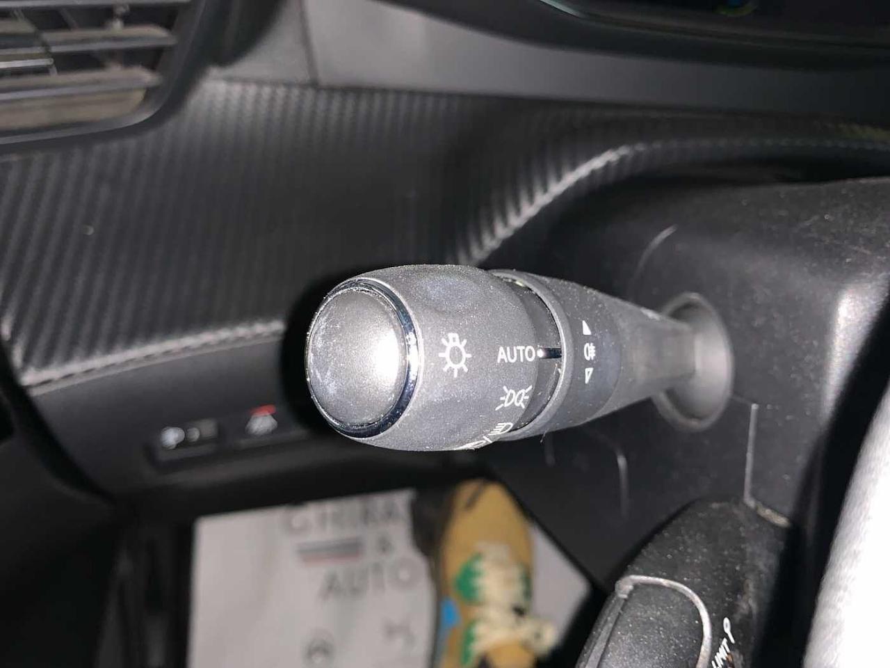 Peugeot Peugeot 208 usata, con cruise control