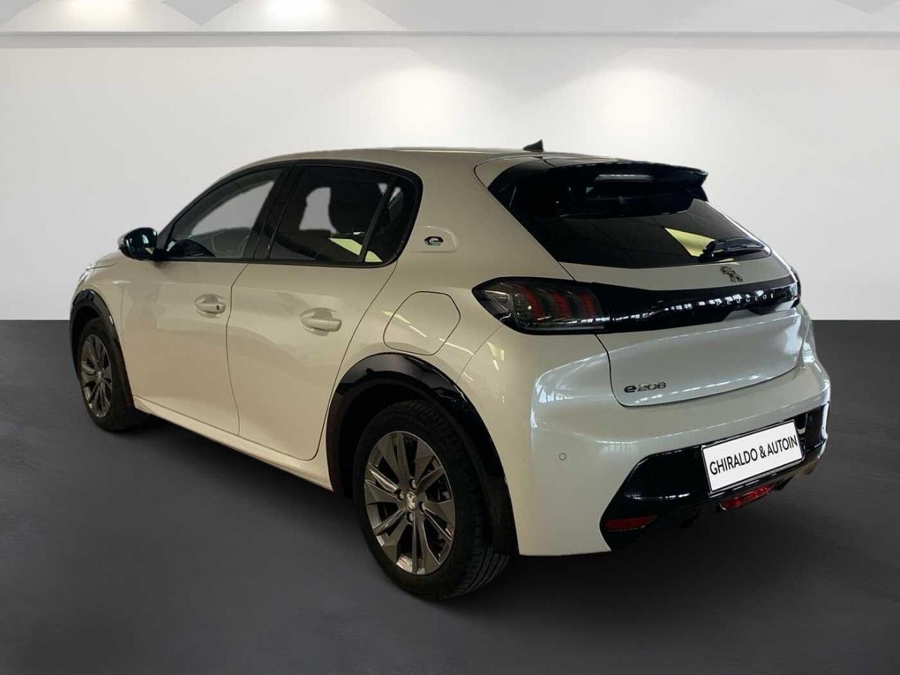 Peugeot Peugeot 208 usata, con portabagagli elettrico