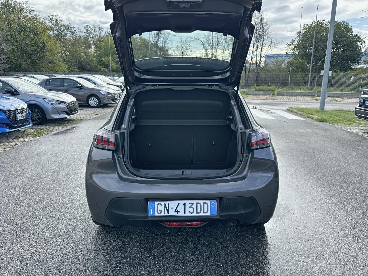 Peugeot Peugeot 208 usata, con comandi audio al volante