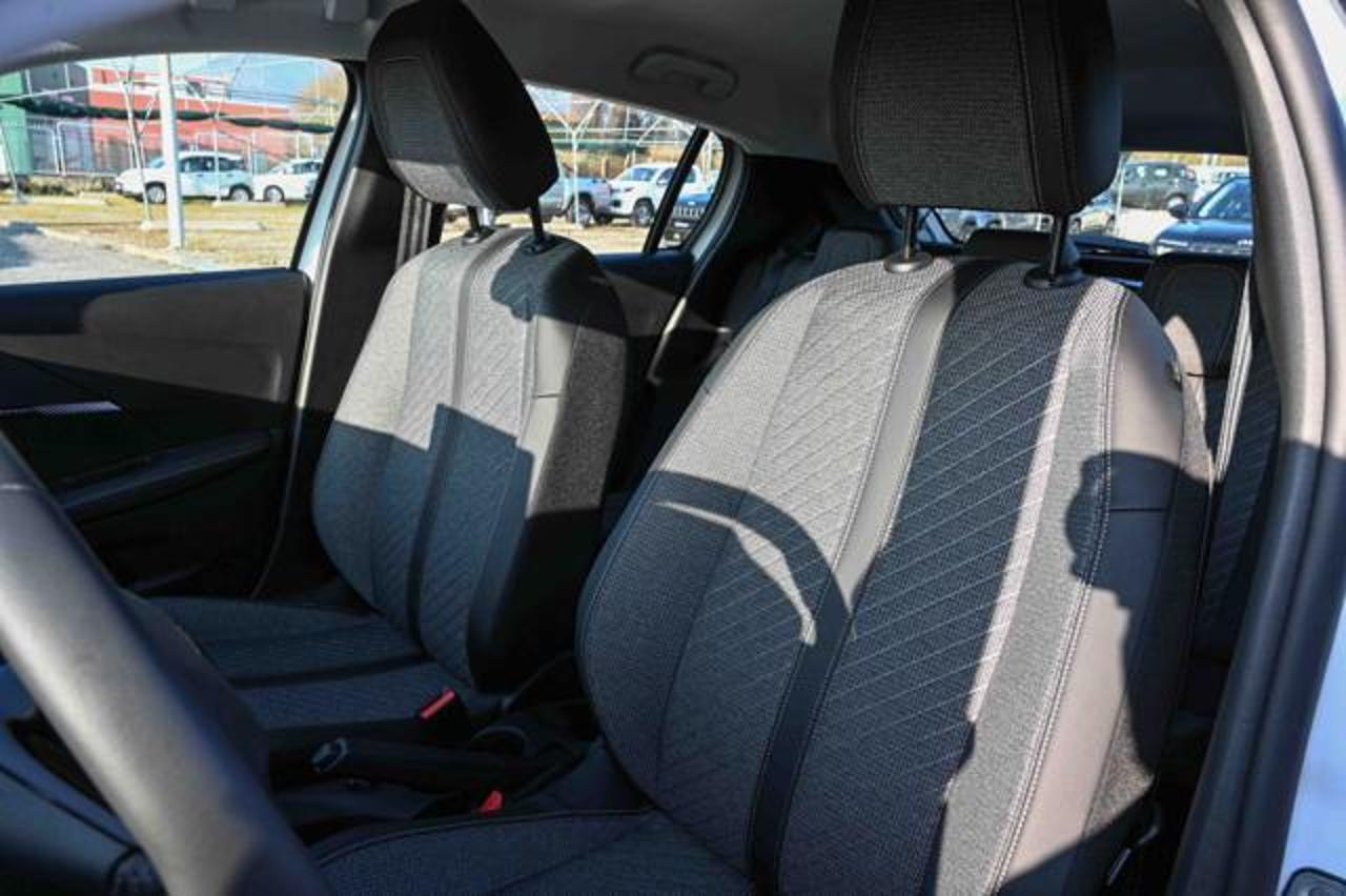 Peugeot Peugeot 208 usata, con GPS