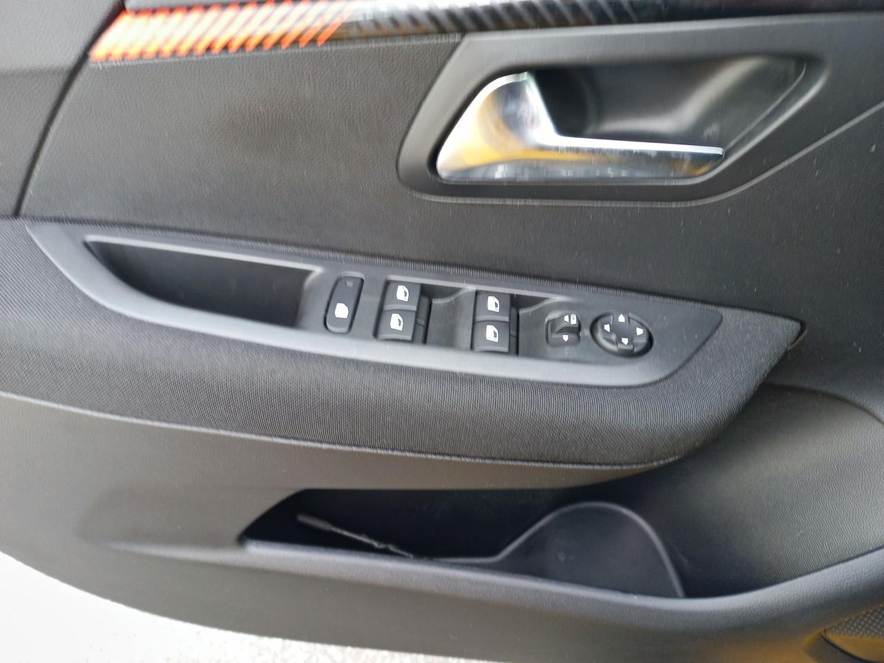 Peugeot Peugeot 208 usata, con Sistema Keyless