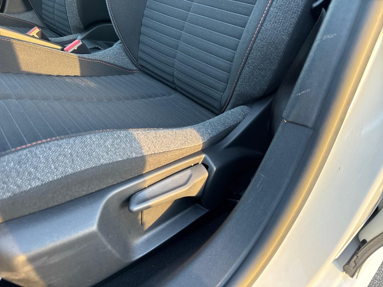 Peugeot Peugeot 208 usata, con Rivestimento interno