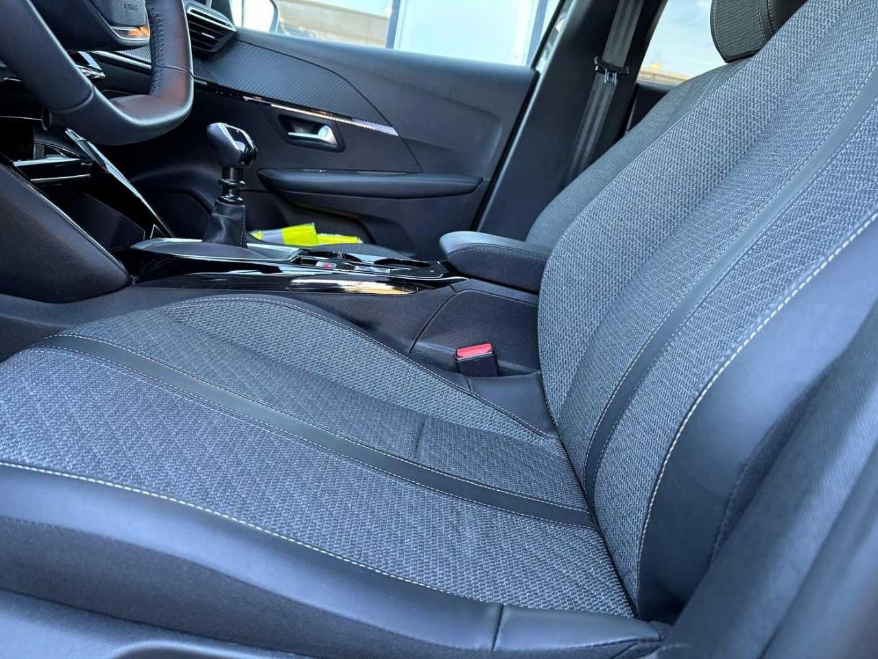 Peugeot Peugeot 208 usata 9