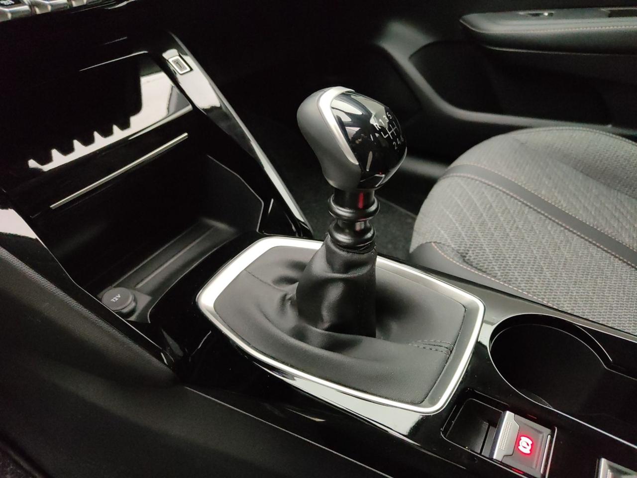 Peugeot Peugeot 208 usata 18