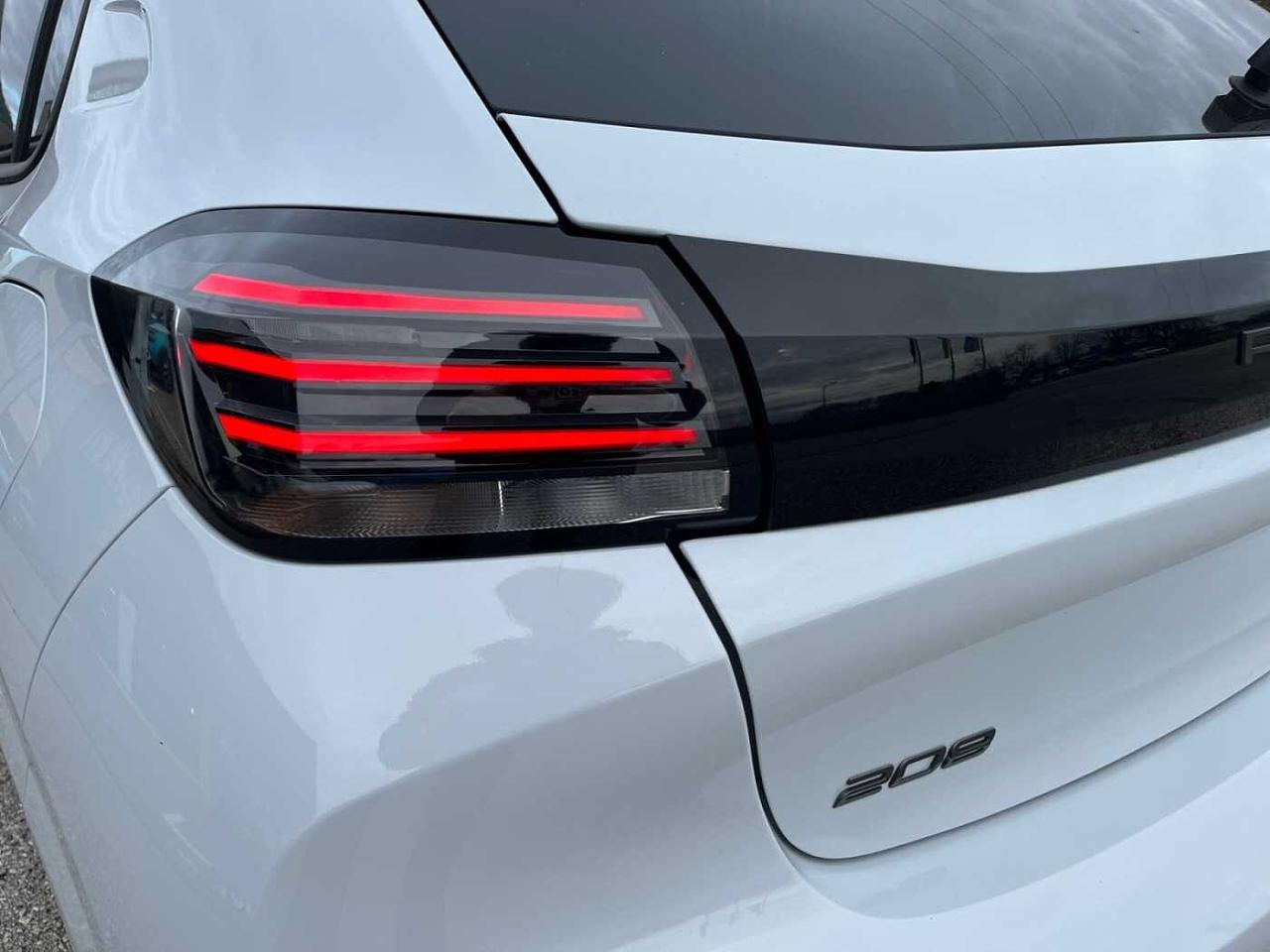 Peugeot Peugeot 208 usata 8