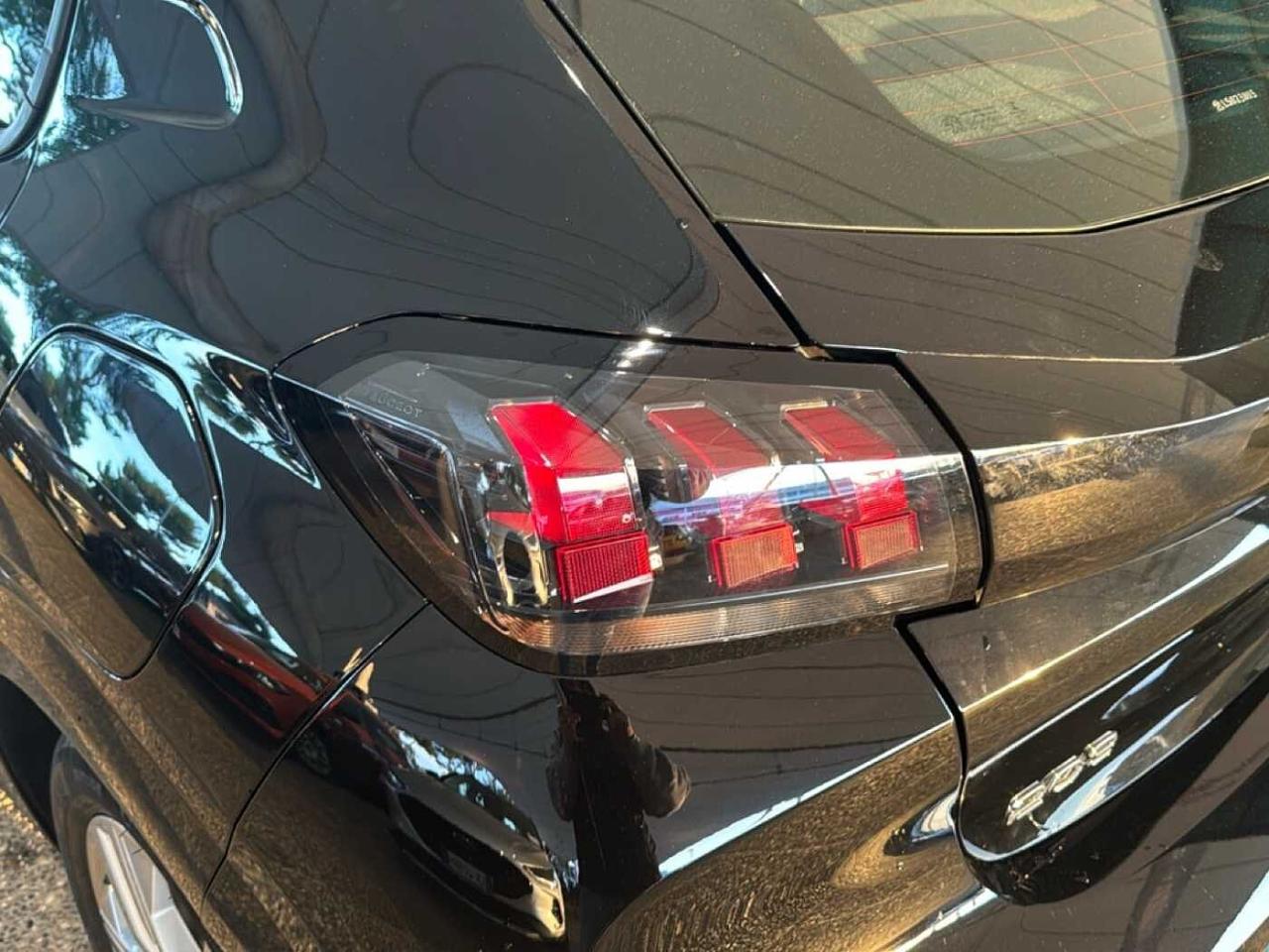 Peugeot Peugeot 208 usata 21