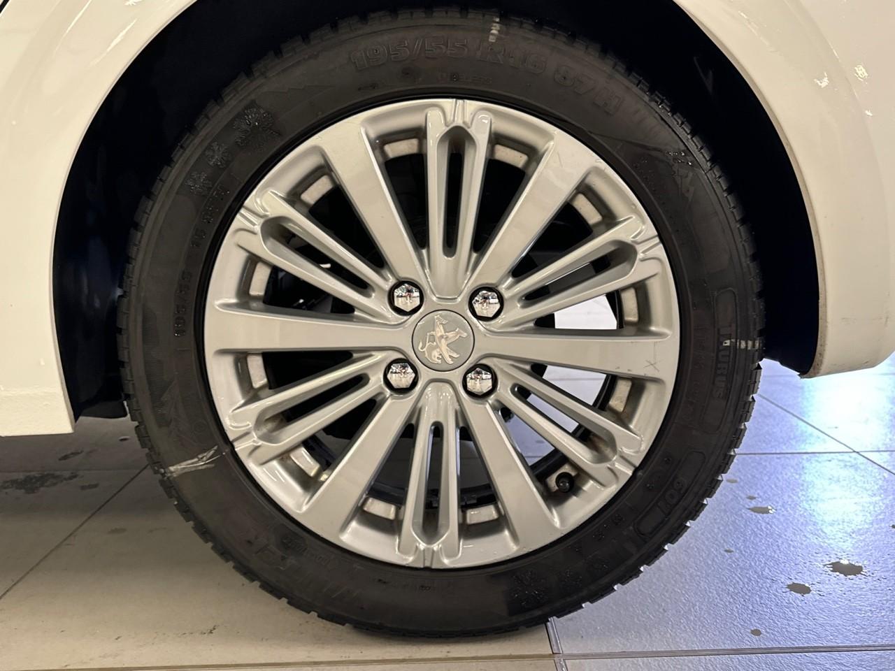 Peugeot Peugeot 208 usata, con Isofix