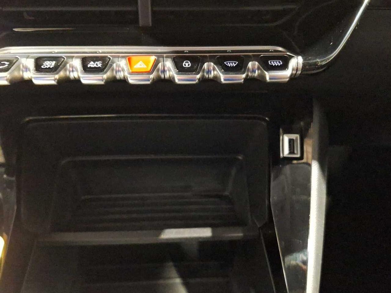 Peugeot Peugeot 208 usata 17