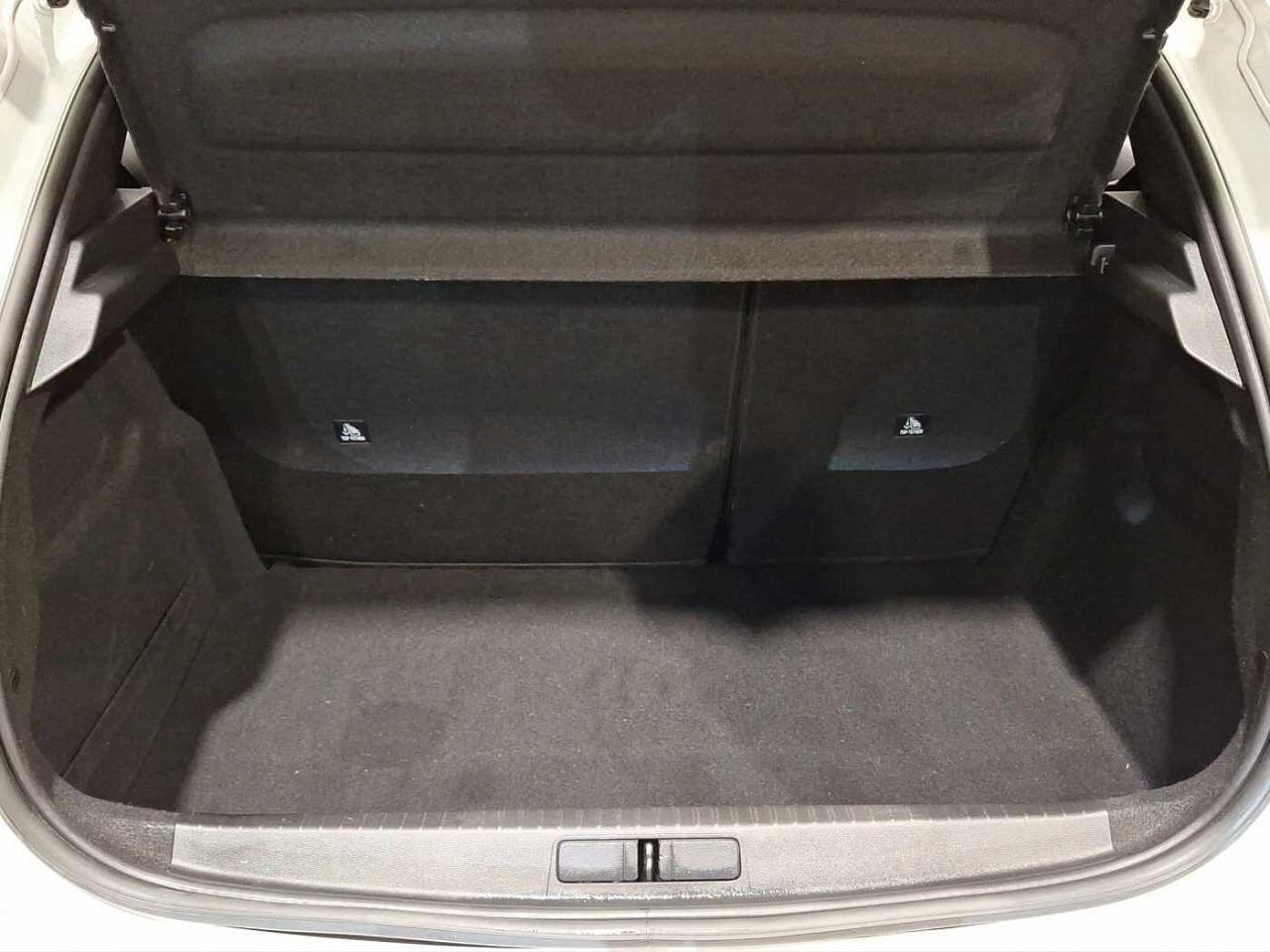 Peugeot Peugeot 208 usata 9