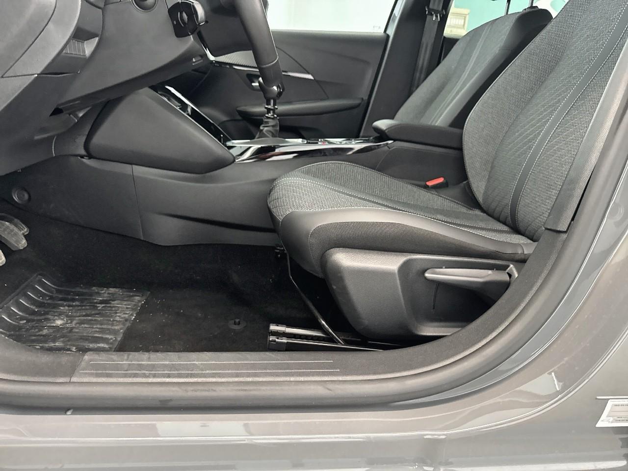 Peugeot Peugeot 208 usata 8