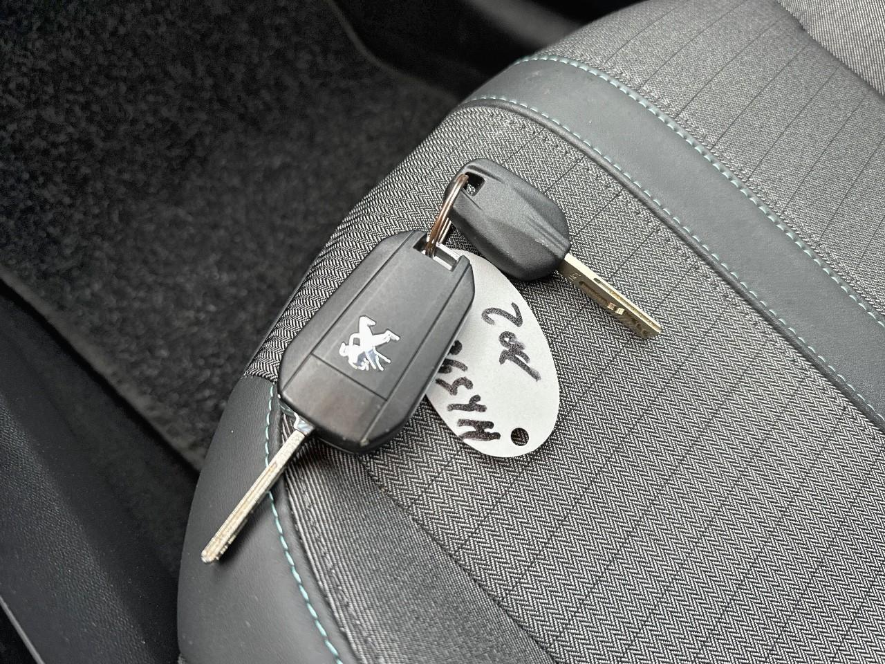 Peugeot Peugeot 208 usata 9