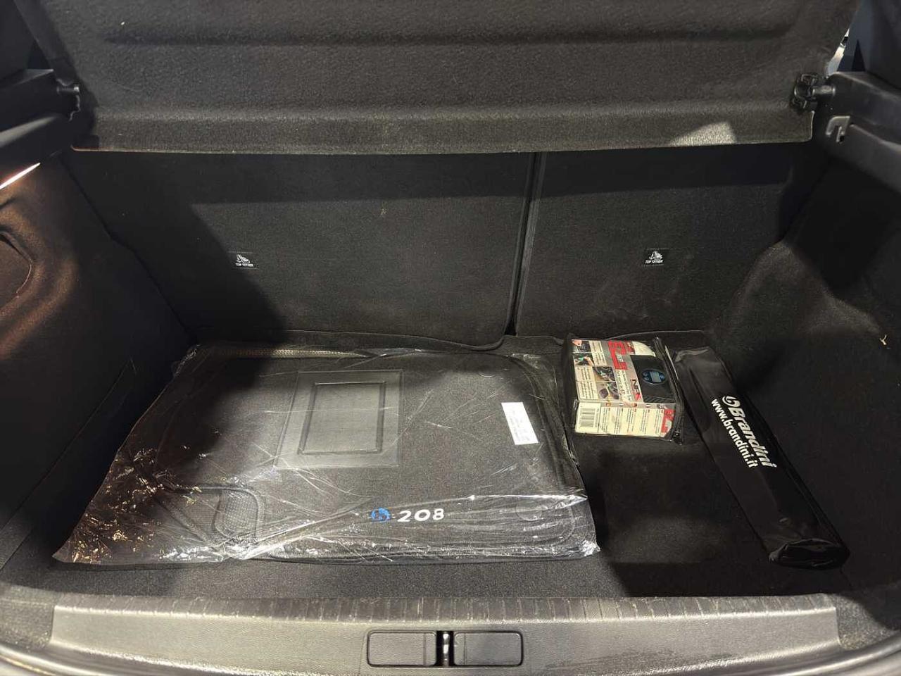 Peugeot Peugeot 208 usata 9