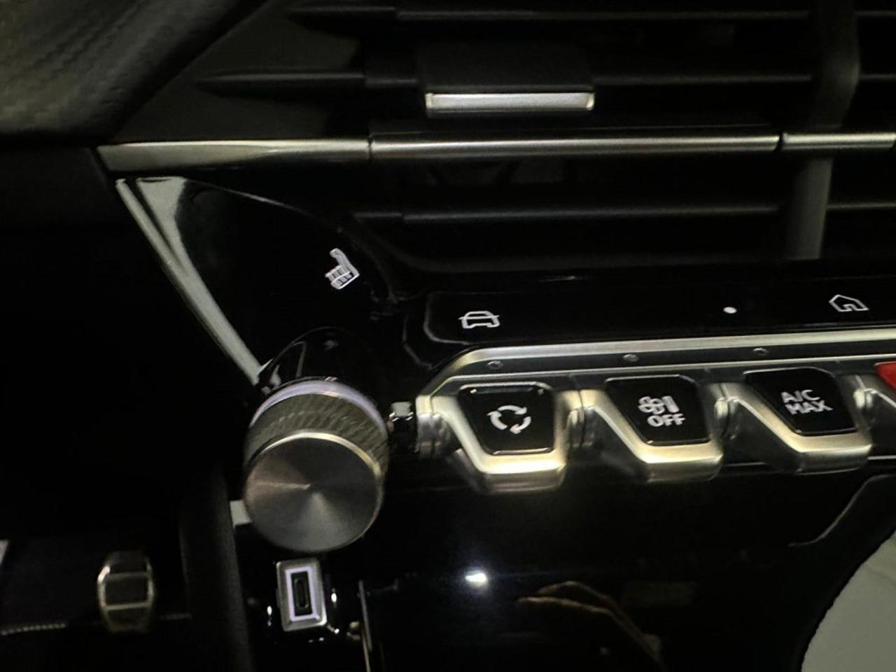 Peugeot Peugeot 208 usata 12