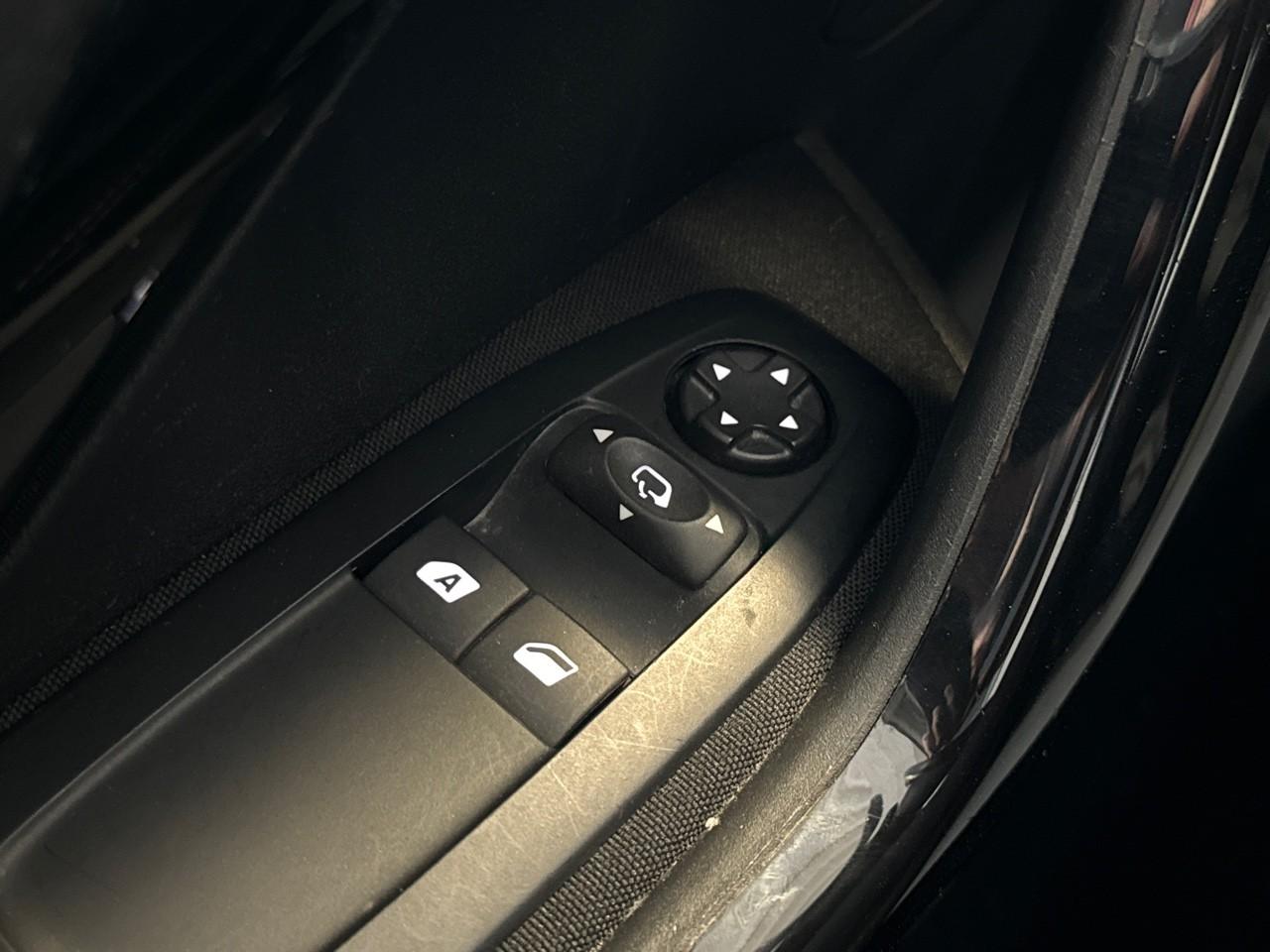 Peugeot Peugeot 208 usata 10