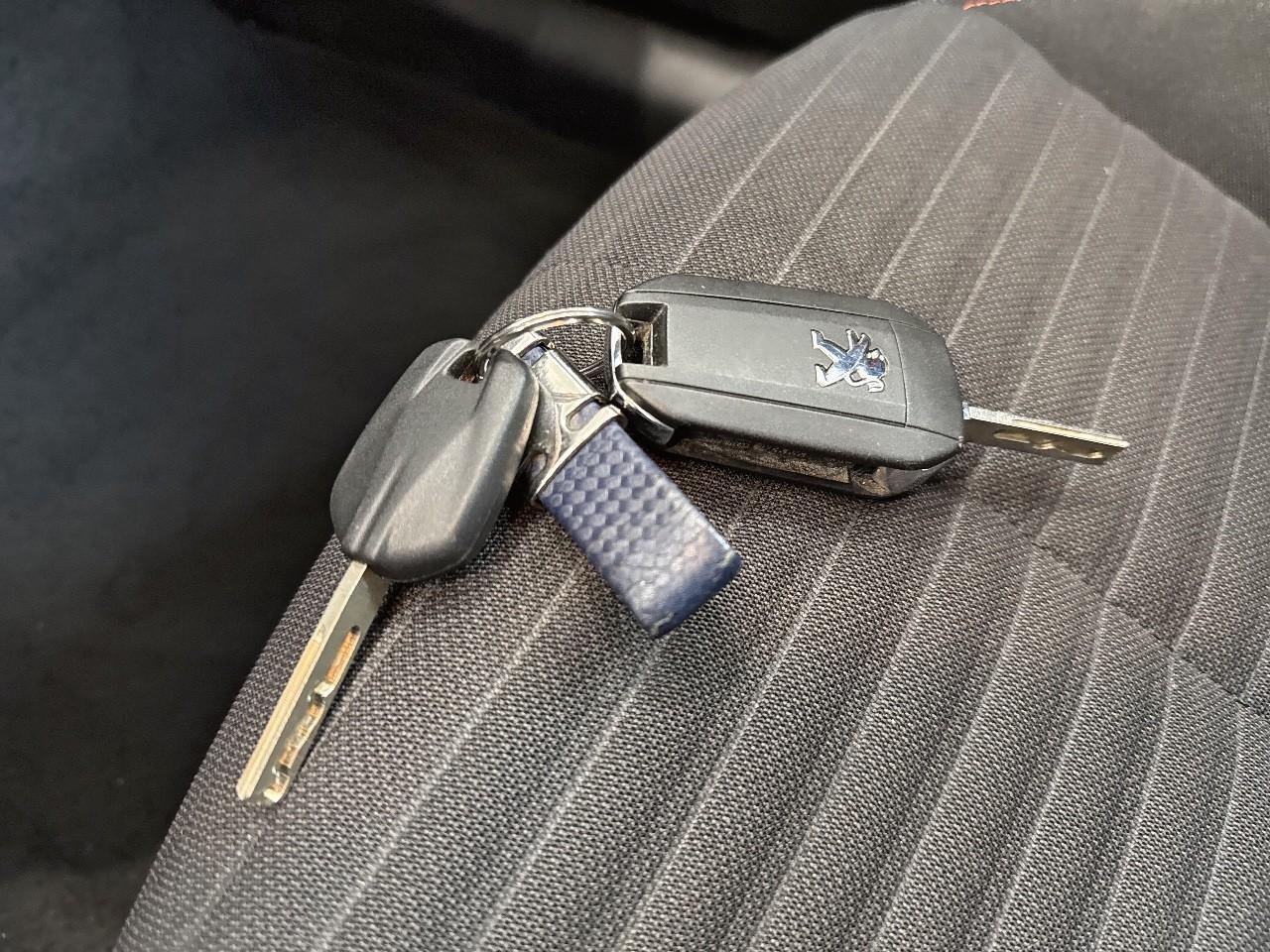 Peugeot Peugeot 208 usata 12